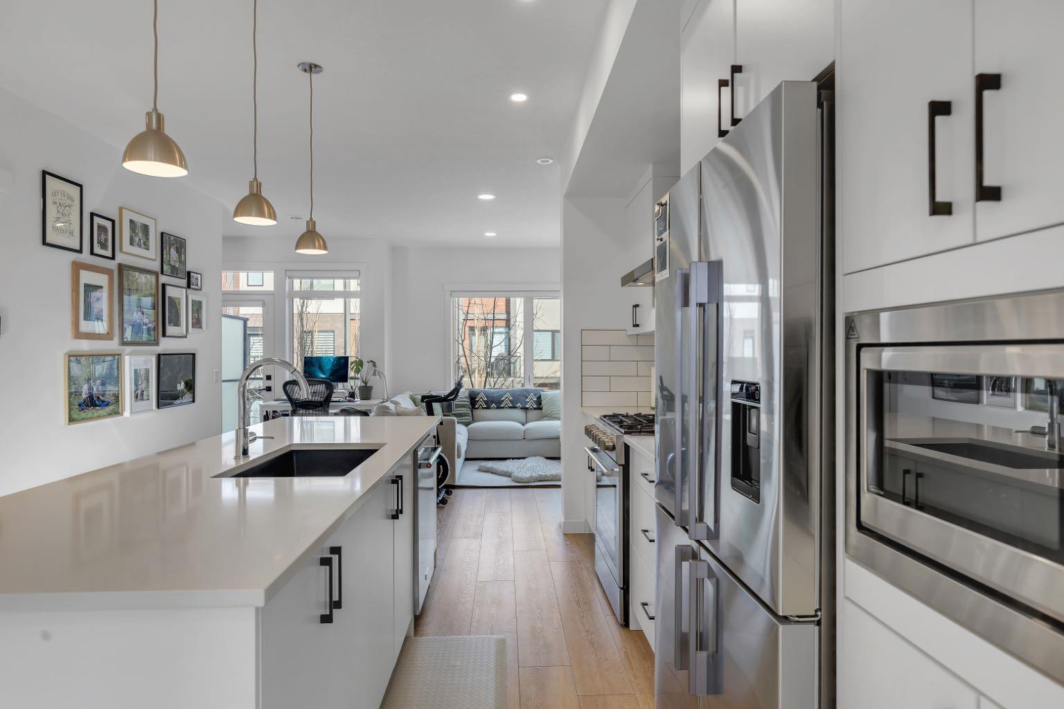 213 Greenbirar Common