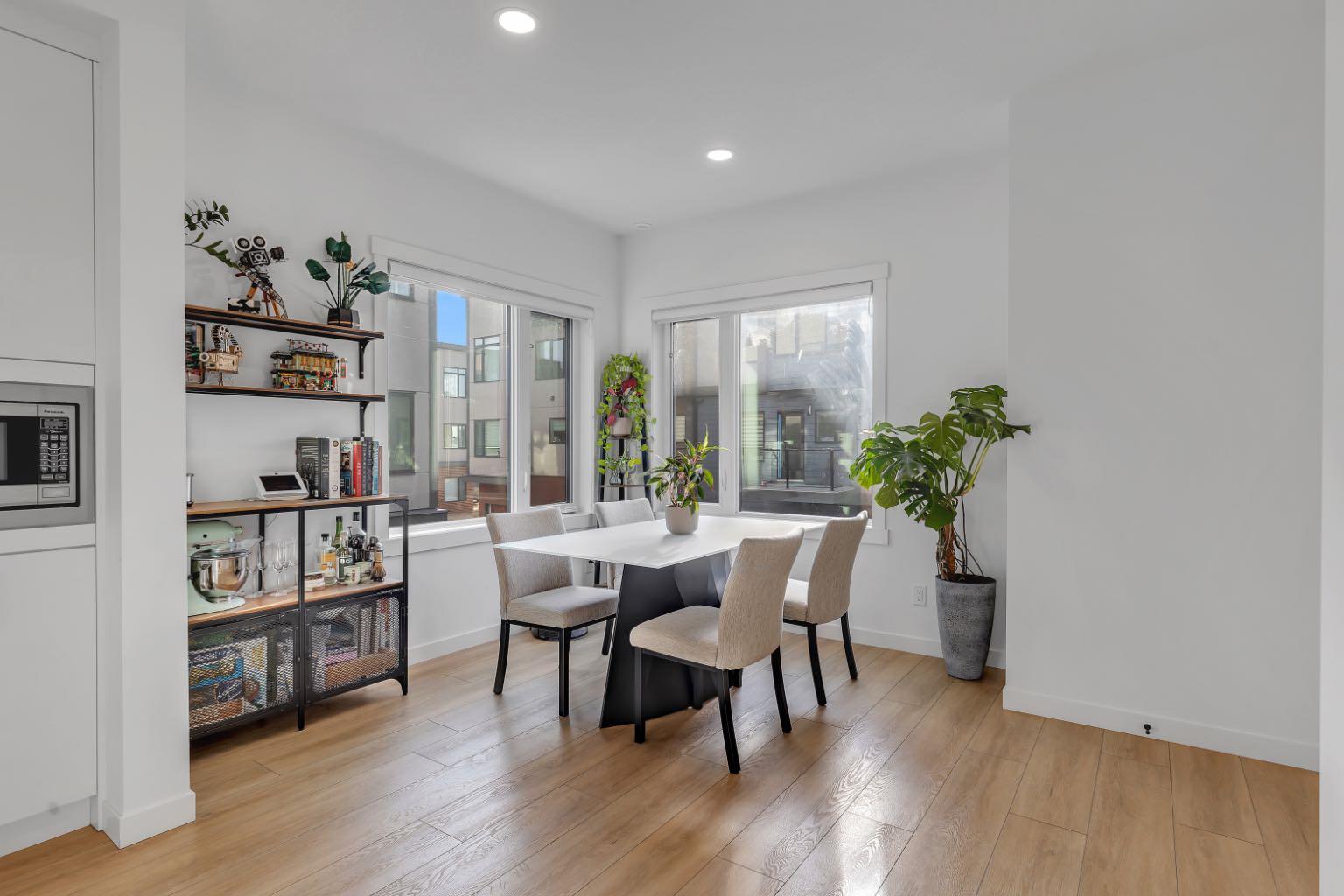 213 Greenbirar Common