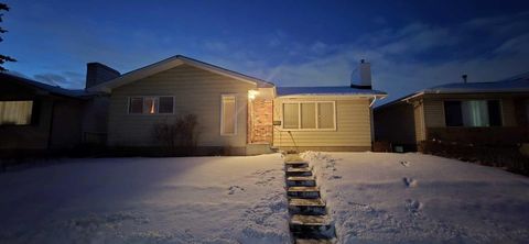 Photo of 6320 Rundlehorn Drive NE, Calgary, AB T1Y 1M7 (MLS # A2273941)