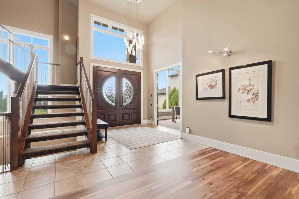 Photo of 120 Lynx Ridge Road NW, Calgary, AB T3L 2M4 (MLS # A2336773)