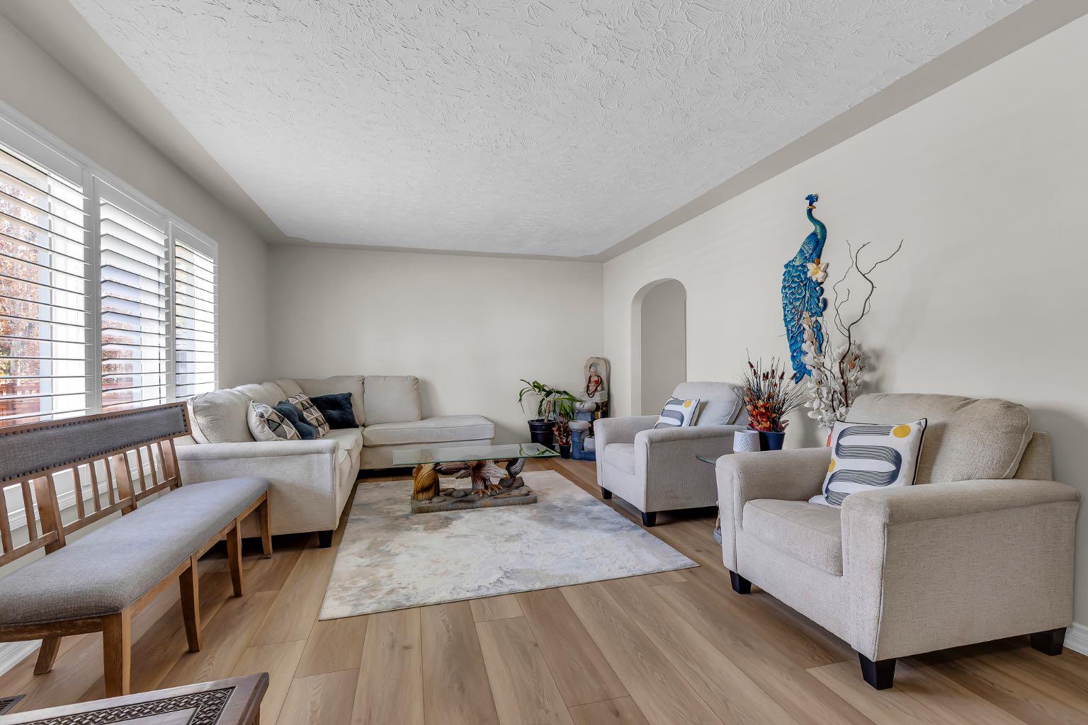 1811 13 Avenue NW