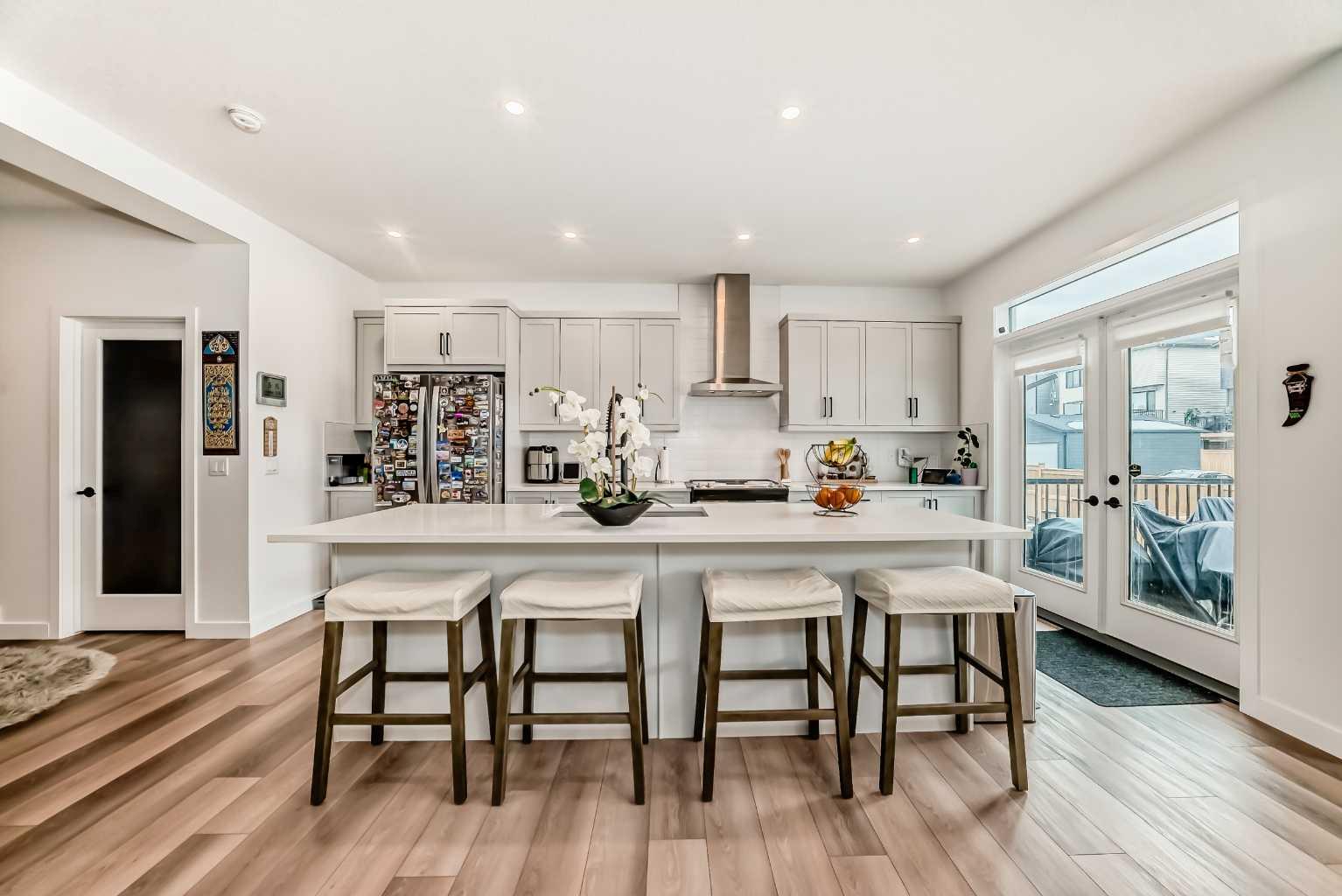 385 Edith Road NW
