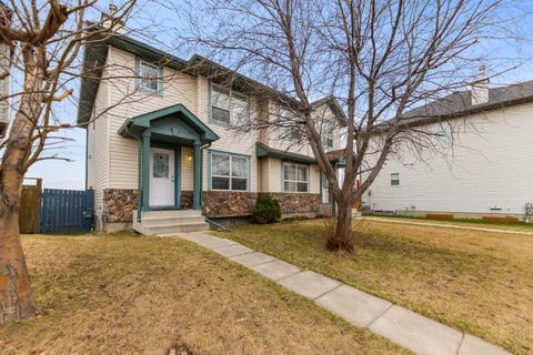Photo of 50 Taravista Gardens NE, Calgary, AB T3J 4K9 (MLS # A2305021)