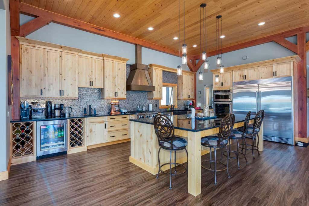 Photo of 33515 Highway 584, Rural Mountain View County, AB T0M 1X0 (MLS # A2329258)