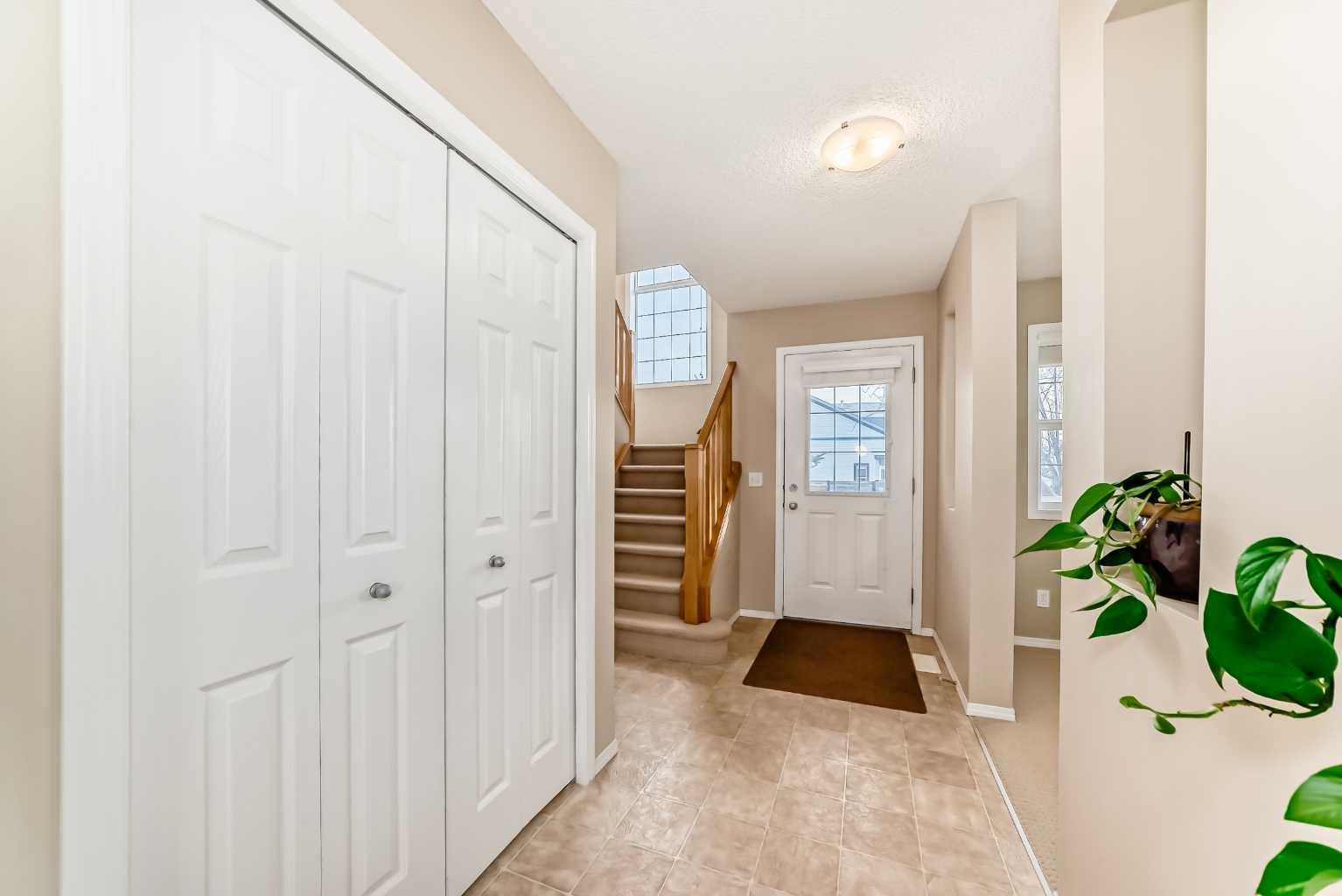 136 Everglen Road SW