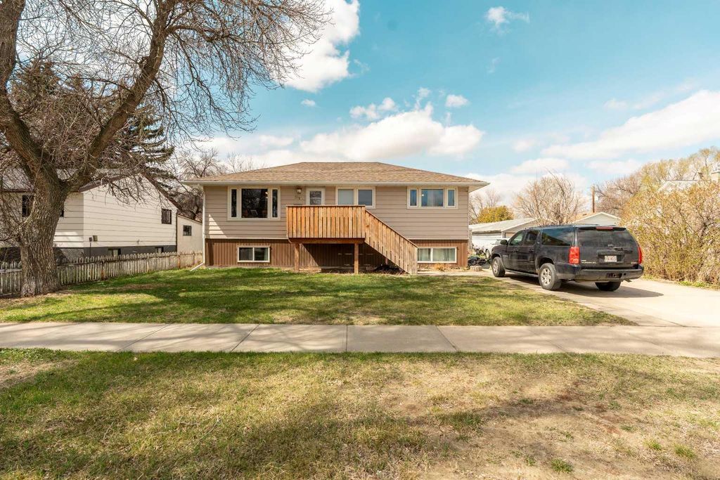 Photo of 5816 52 Street, Taber, AB T1G 1K7 (MLS # A2306853)
