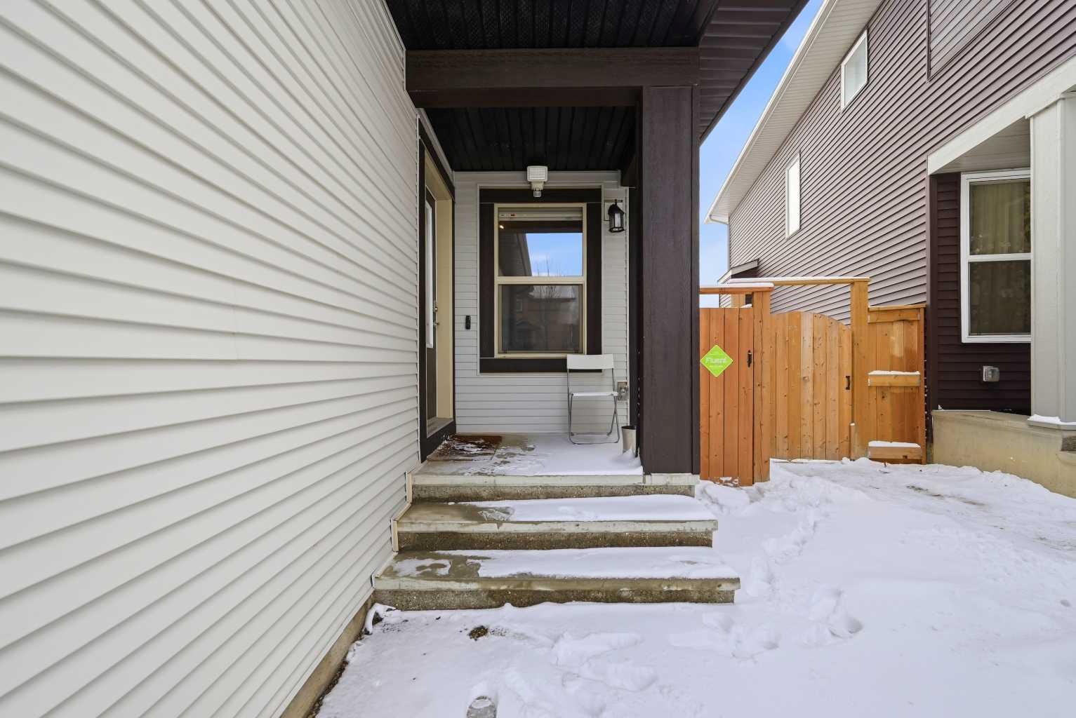 127 Walden Heights SE