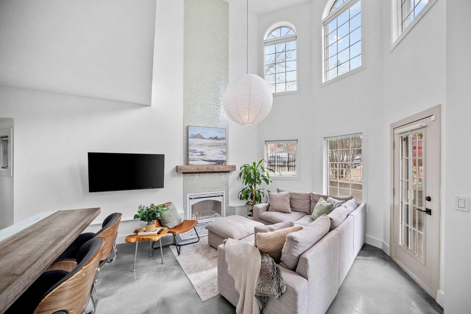 916 19 Avenue SW 103