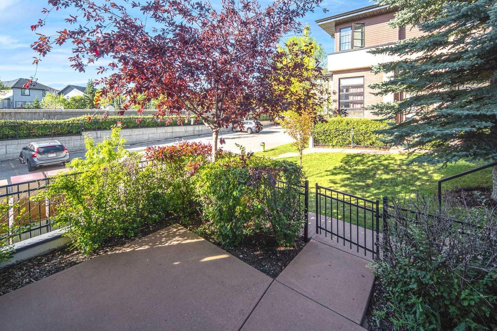 Photo of 158 Aspen Hills Villas SW, Calgary, AB T3H 0H7 (MLS # A2346605)