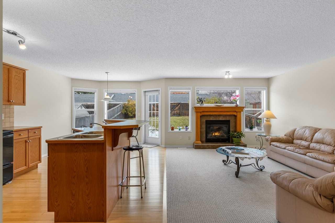 303 Springborough Way SW