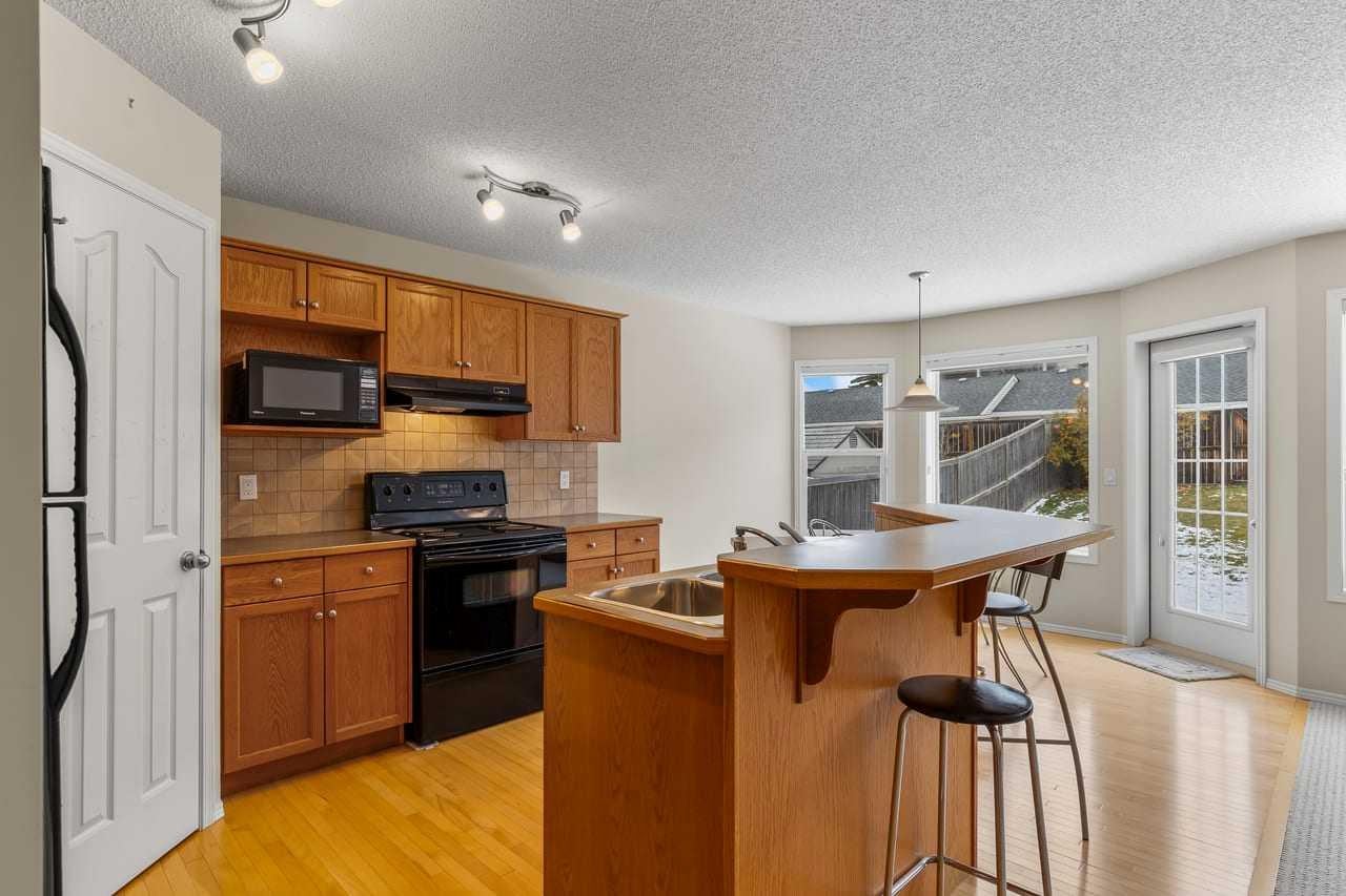 303 Springborough Way SW