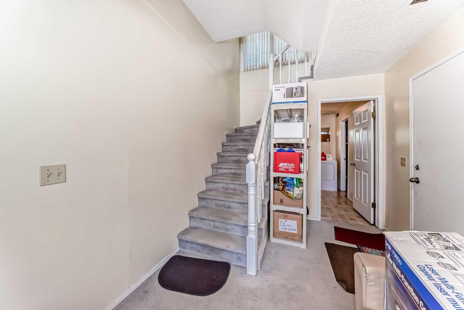 12 Coachway Gardens SW