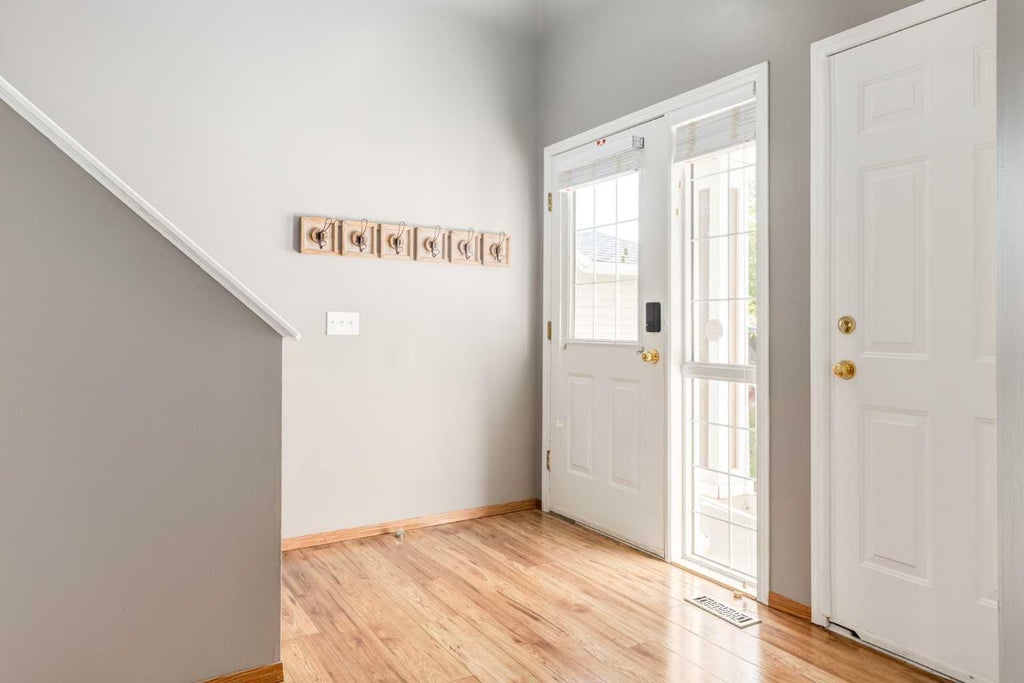 Photo of 87 Royal Elm Way NW, Calgary, AB T3G 5M3 (MLS # A2346739)