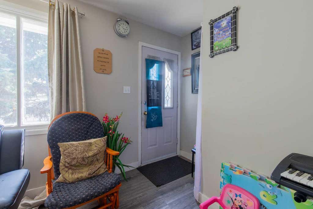 Photo of 1827 16 Avenue S, Lethbridge, AB T1K 0Z3 (MLS # A2338379)