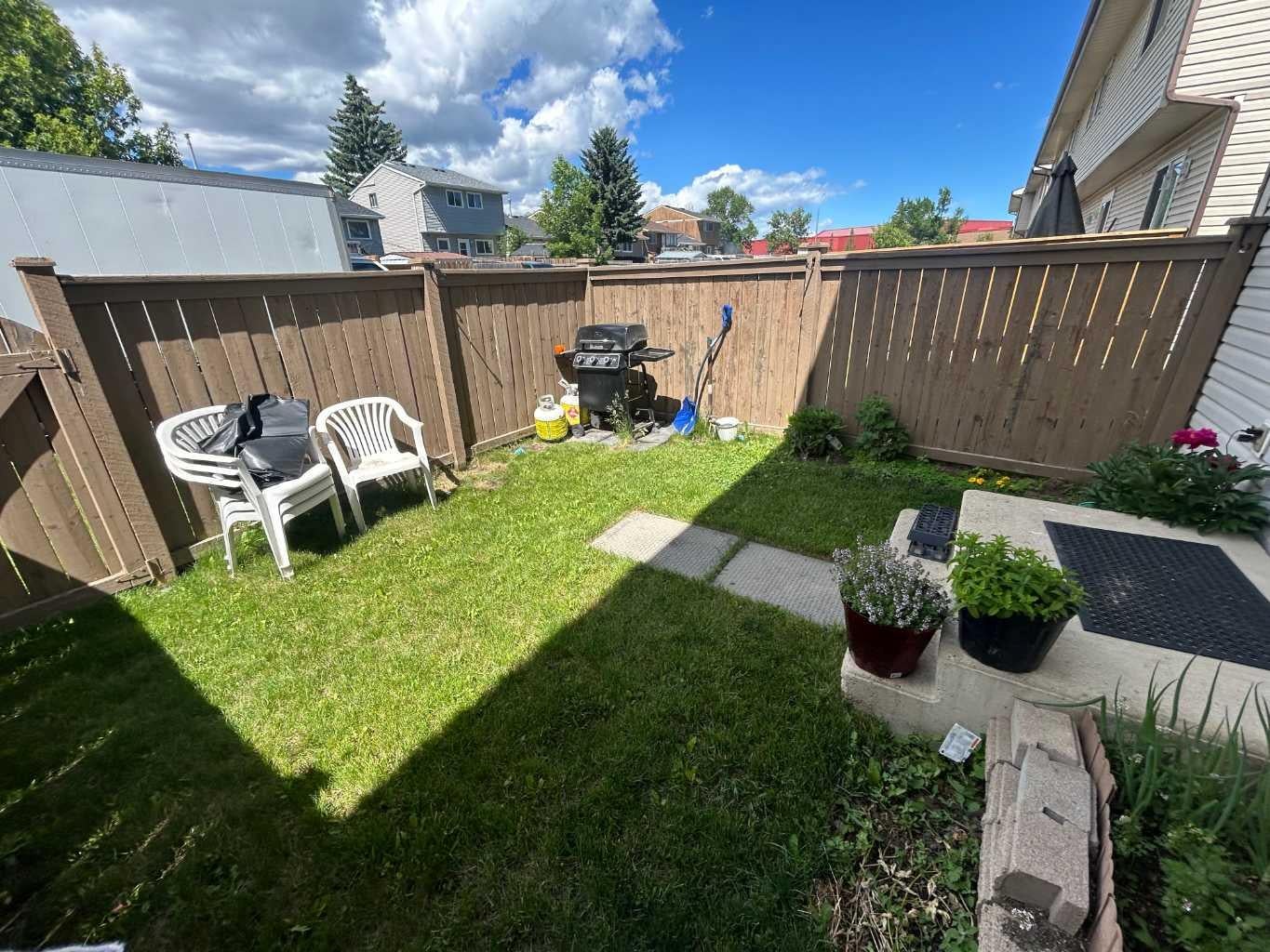 20 Falbury Crescent NE 161