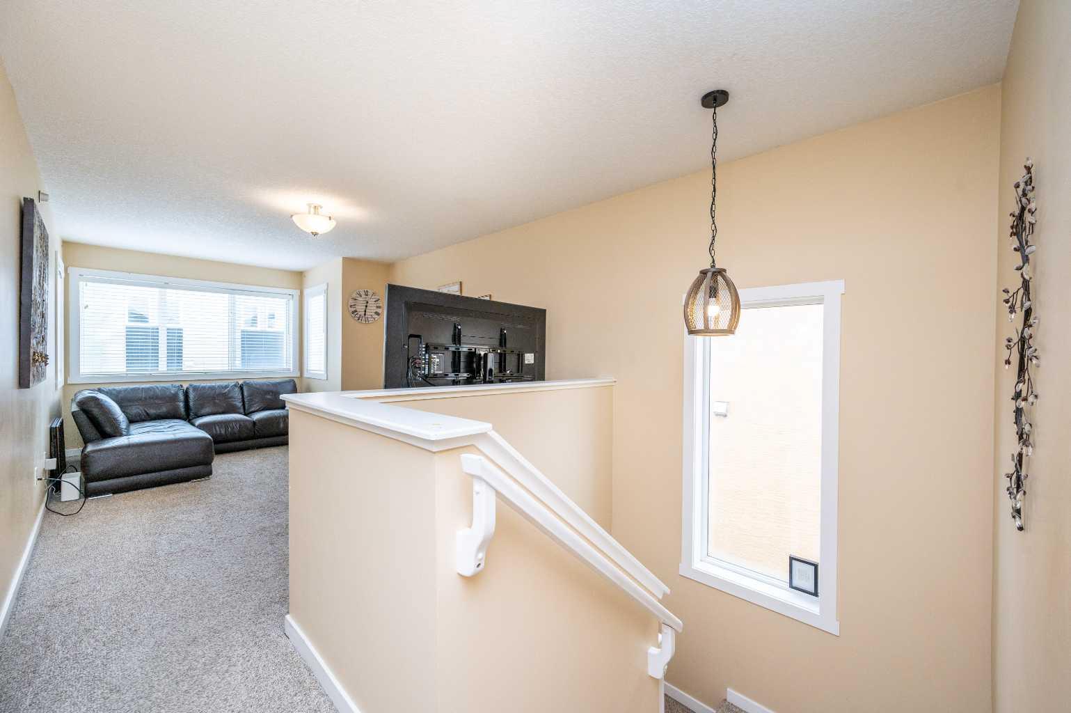 60 Covecreek Mews NE