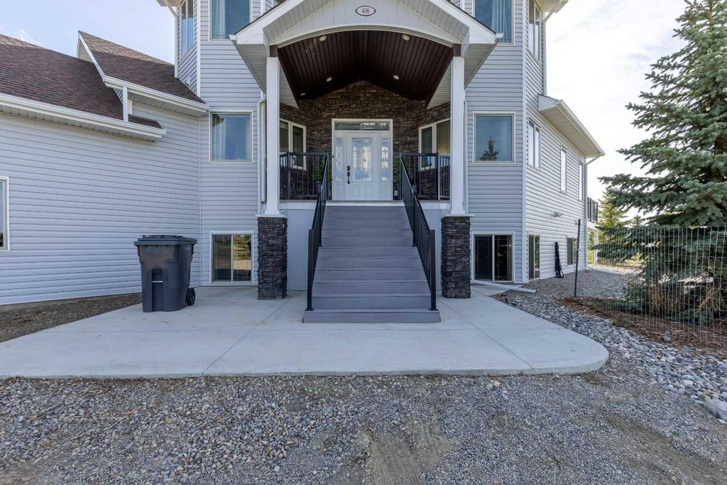 Photo of 406 Meadow Lark Drive, Rural Lethbridge County, AB T1J 4R9 (MLS # A2304348)
