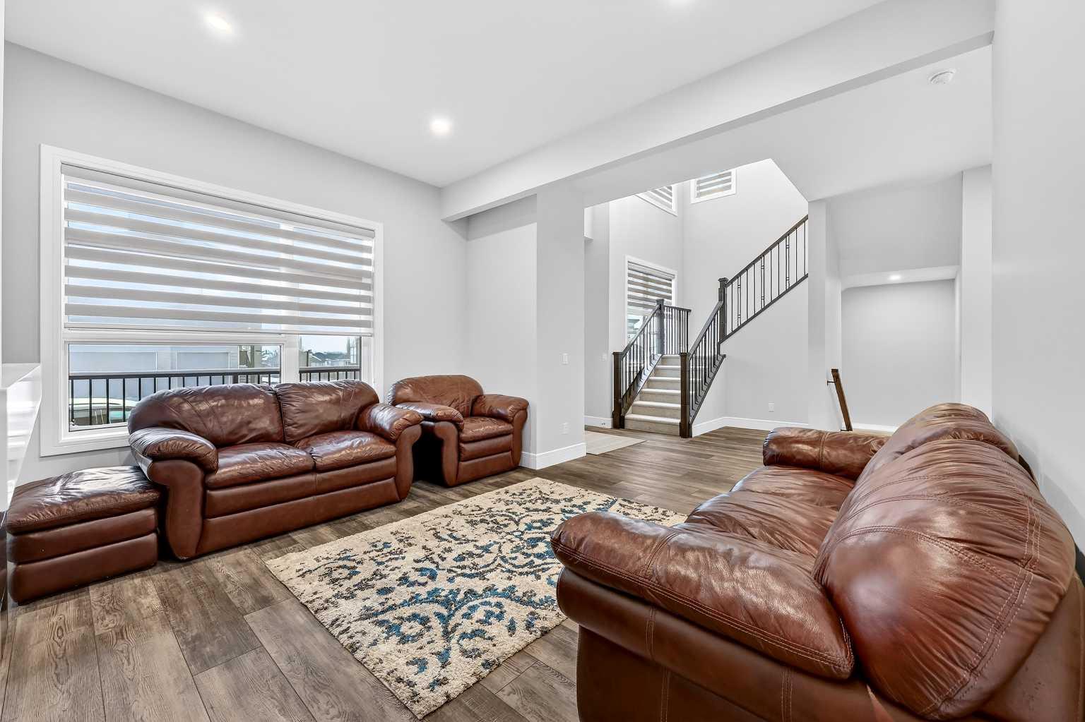 95 Rock Lake View NW