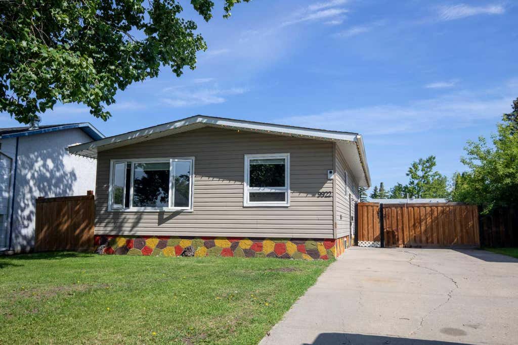 Photo of 9922 81 Avenue, Grande Prairie, AB T8V 3T2 (MLS # A2324864)