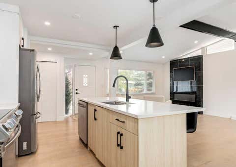 Photo of 1323 106 Avenue SW, Calgary, AB T2W 0B8 (MLS # A2331754)