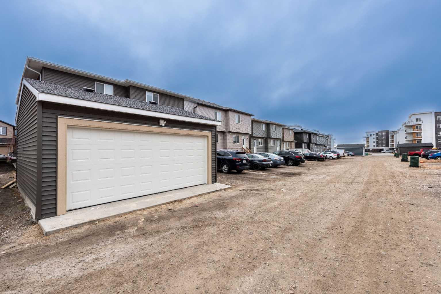 57 Corner Glen Row NE