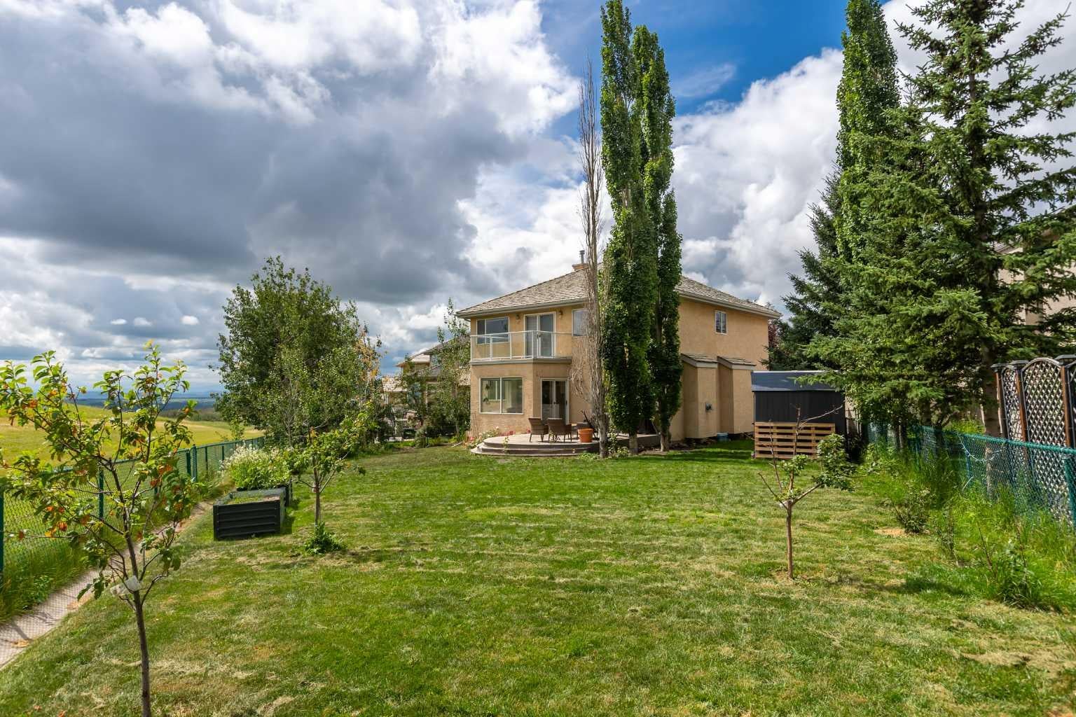 81 Royal Crest Terrace NW