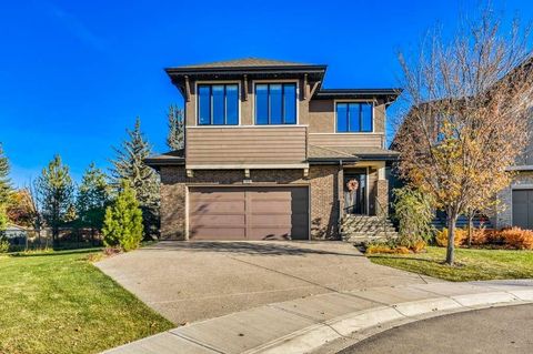 Photo of 33 Shawnee Heath SW, Calgary, AB T2Y 0P6 (MLS # A2266762) Photo of 33 Shawnee Heath SW, Calgary, AB T2Y 0P6 (MLS # A2266762)