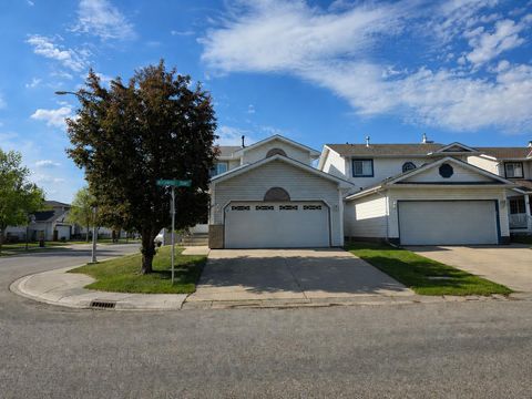 Photo of 3 Riverwood Court SE, Calgary, AB T2C 4E9 (MLS # A2316110)