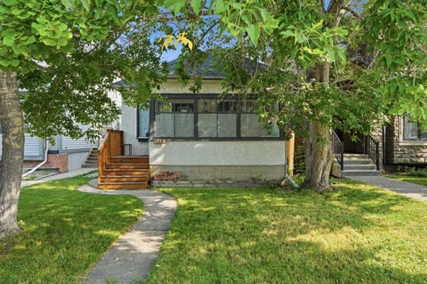 Photo of 1420 18 Avenue NW, Calgary, AB T2M 0W6 (MLS # A2331648)
