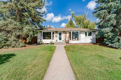Photo of 52 Windermere Road SW, Calgary, AB T3C 3K5 (MLS # A2343225)
