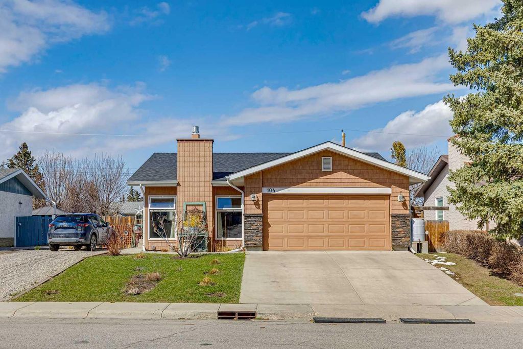 Photo of 104 Cedarpark Drive SW, Calgary, AB T2E 1J8 (MLS # A2305887)