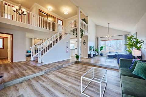 Photo of 15 Hawkbury Close NW, Calgary, AB T3G 3N2 (MLS # A2275652)