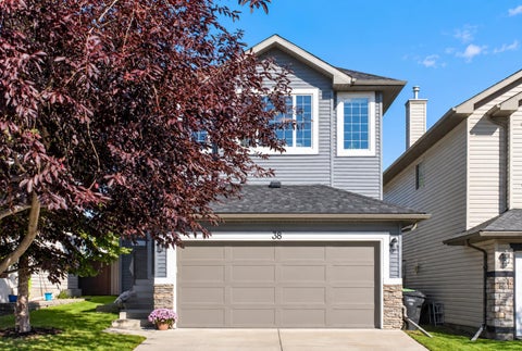 Photo of 38 Somerside Crescent SW, Calgary, AB T2Y 4G8 (MLS # A2352738)