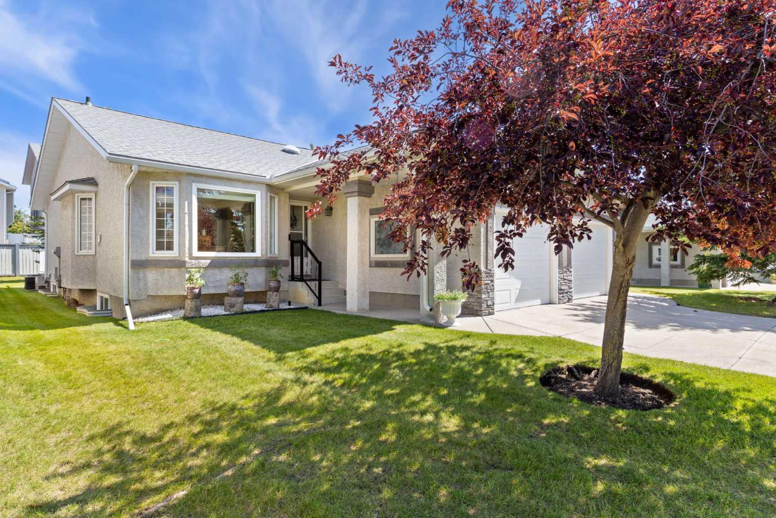 217 Arbour Cliff Close NW