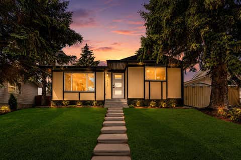 Photo of 1903 62 Street NE, Calgary, AB T1Y 1N3 (MLS # A2327021)