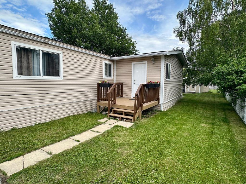 Photo of 122 River Valley Estates Est, Whitecourt, AB T7S 1K1 (MLS # A2322127)