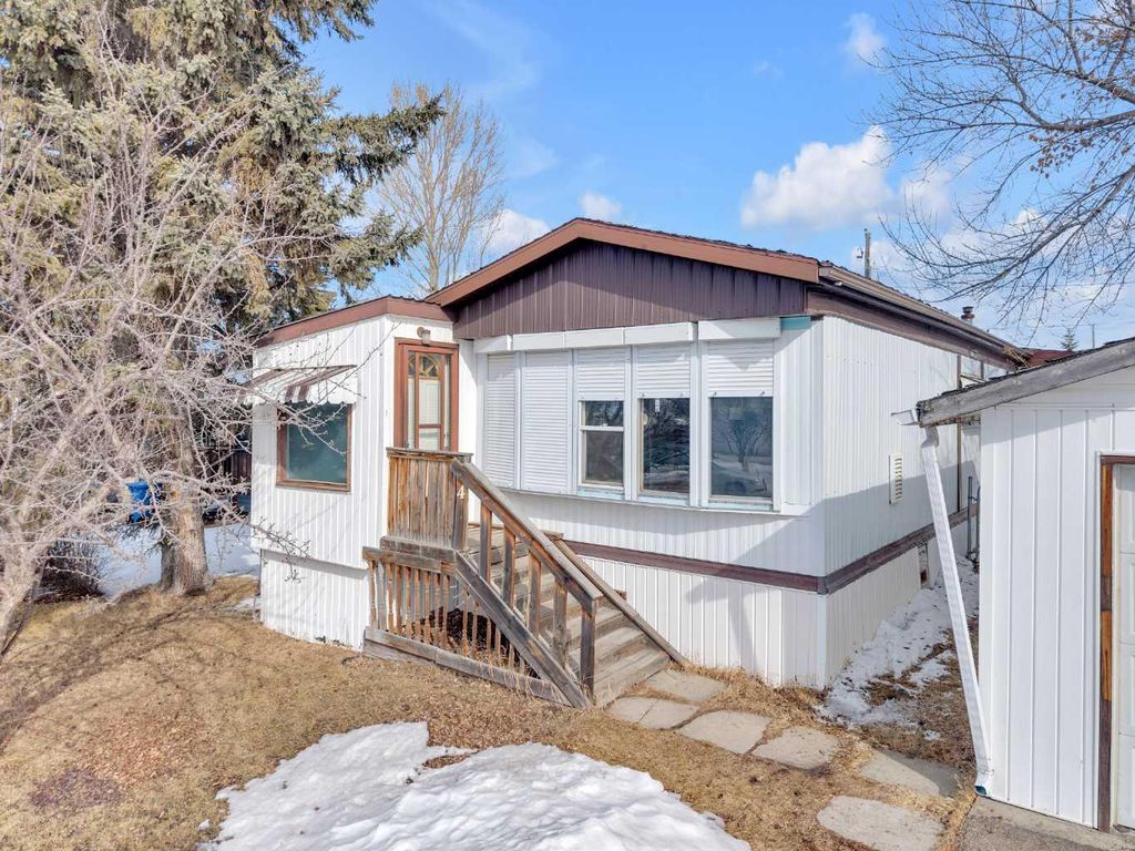 Photo of 4 21A St Close, Bowden, AB T0M 0K0 (MLS # A2293078)