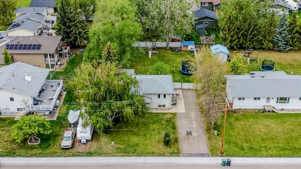 Photo of 124 N 2 Street E, Magrath, AB T0K 1J0 (MLS # A2311008)