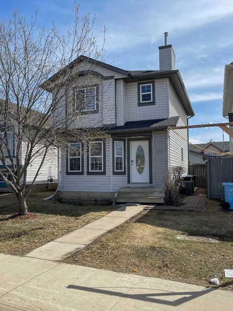 Photo of 133 Diefenbaker Drive N, Fort McMurray, AB T9K 2J8 (MLS # A2311413)