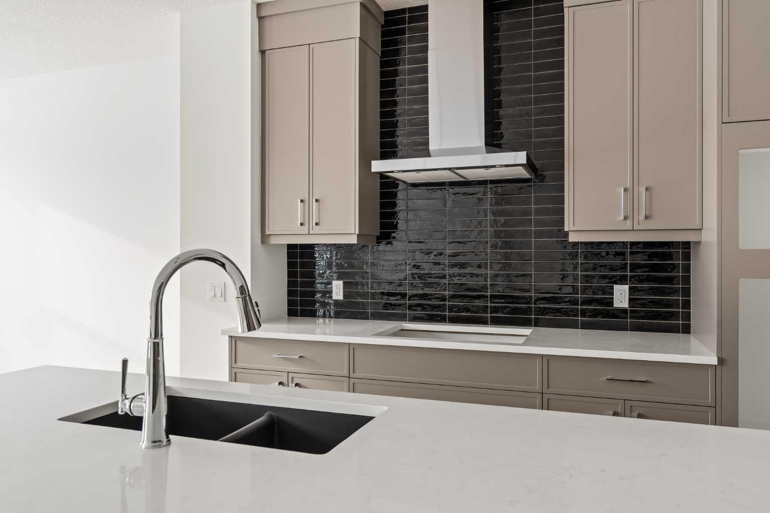 71 Silver Spruce Grove SW