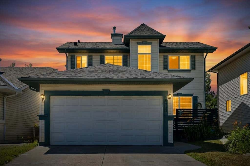 Photo of 10433 Hidden Valley Drive NW, Calgary, AB T3A 5M2 (MLS # A2335615)