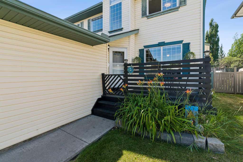 Photo of 10433 Hidden Valley Drive NW, Calgary, AB T3A 5M2 (MLS # A2335615)