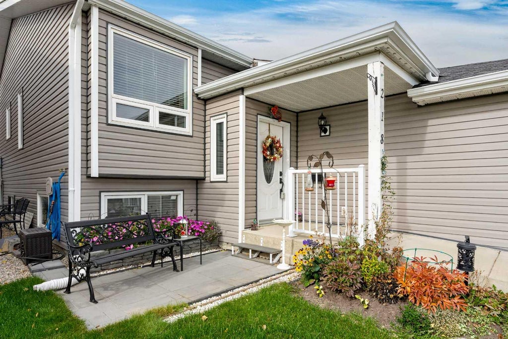 Photo of 218 Coventry Close NE, Calgary, AB T3K 4A5 (MLS # A2350922)