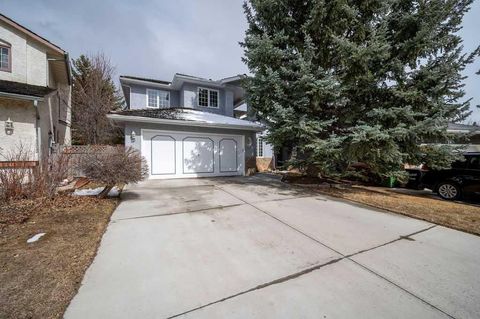 207 Shawnee Mews SW Calgary AB T2Y 1W4