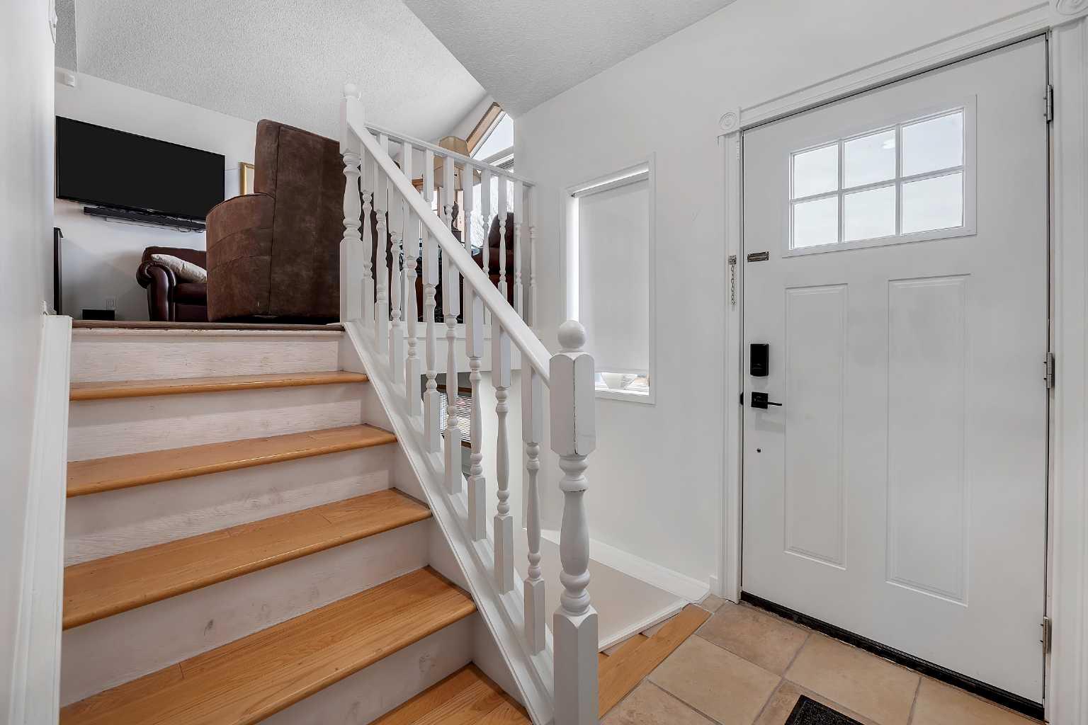 192 Rivercrest Close SE