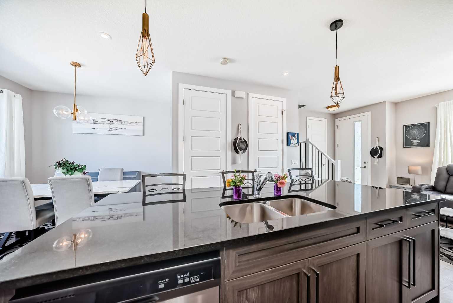 1016 Lanark Boulevard SE