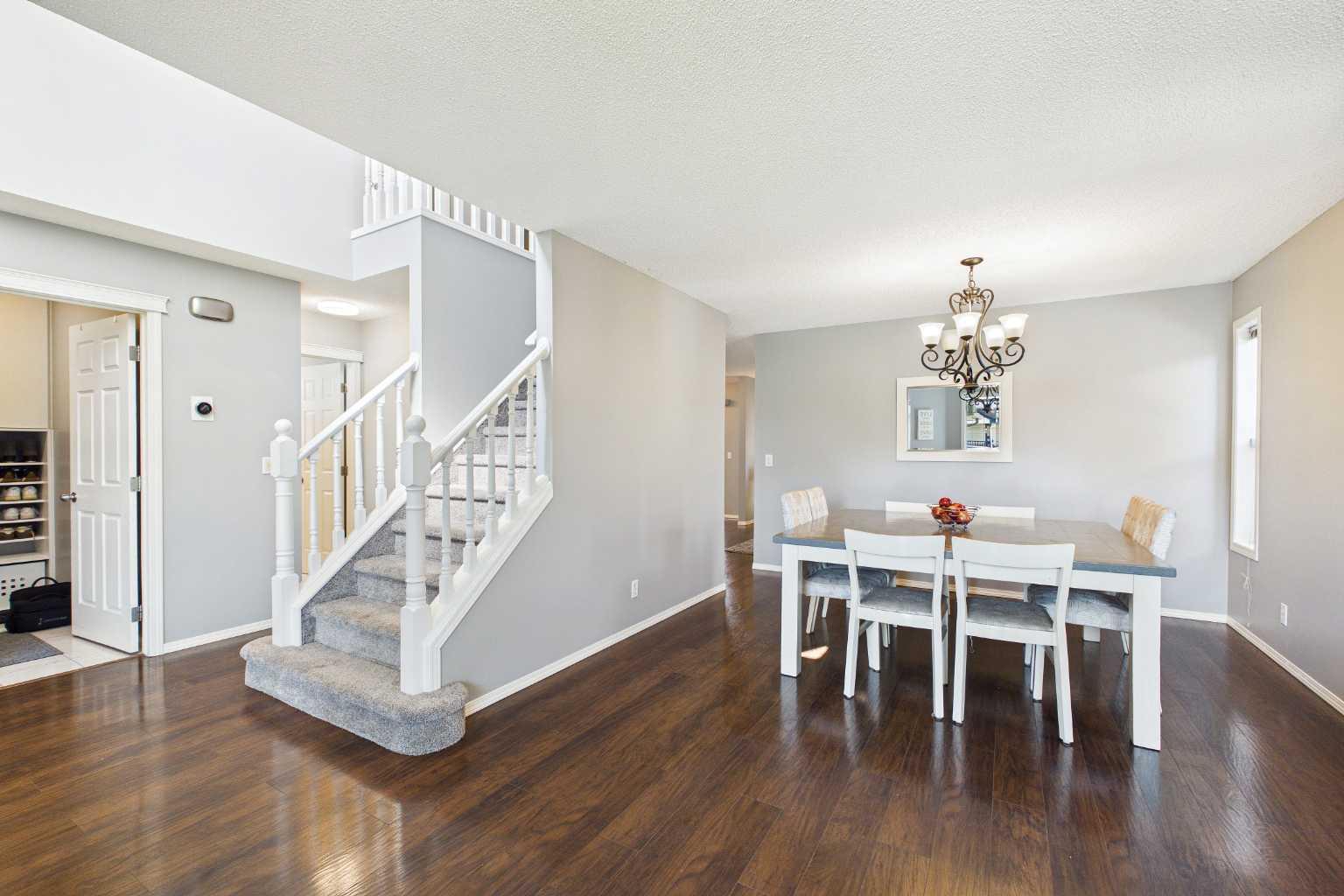 70 Coventry Crescent NE