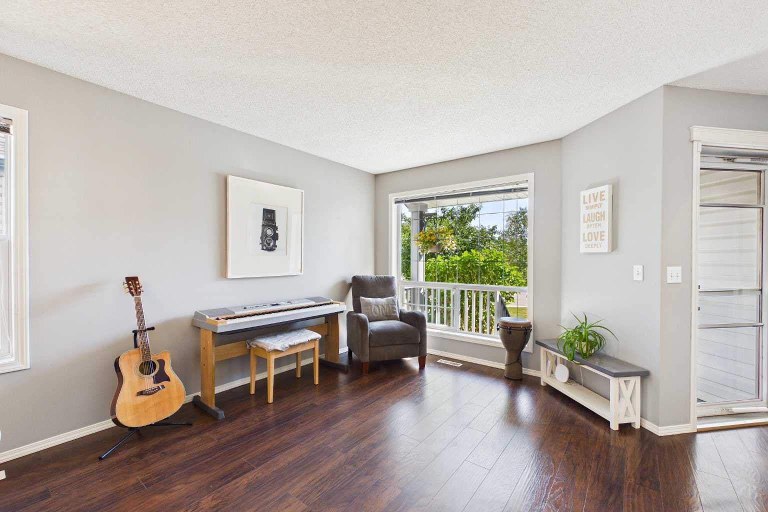 70 Coventry Crescent NE