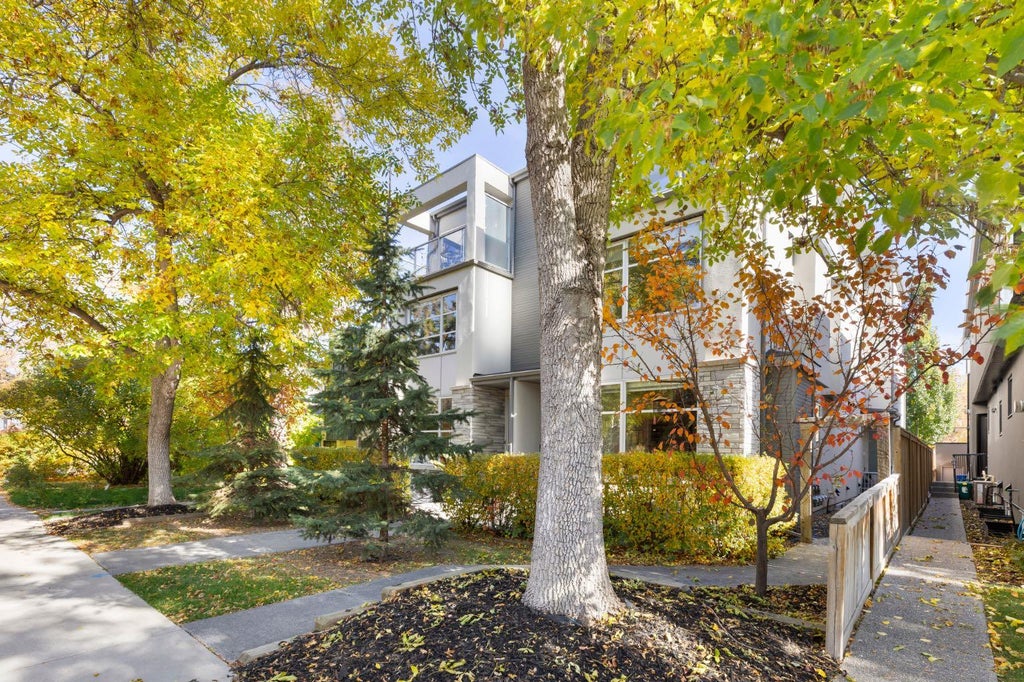 Photo of 3524 14a Street SW #1, Calgary, AB T2T 3X9 (MLS # A2351188)