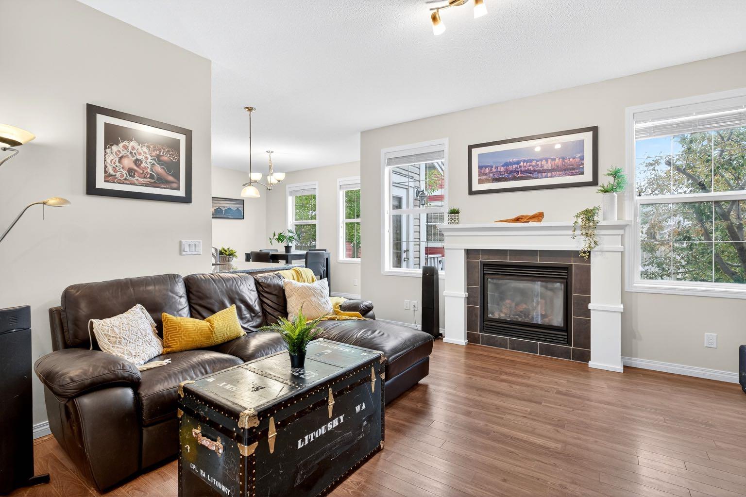 1001 8 Street NW 2002